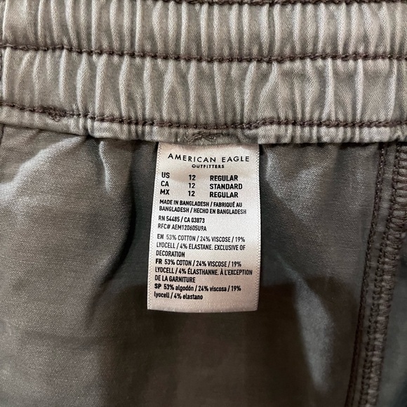 AE Capris from smoke & pet free home - Picture 2 of 4